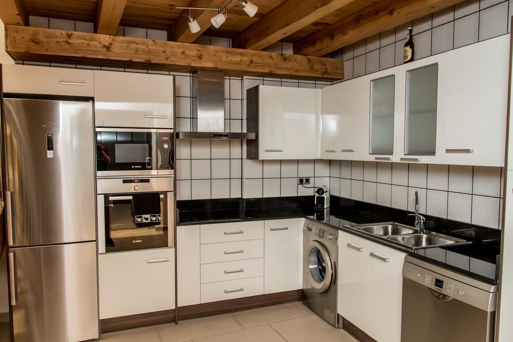 Plaza Apartamentos Binéfar 外观 照片