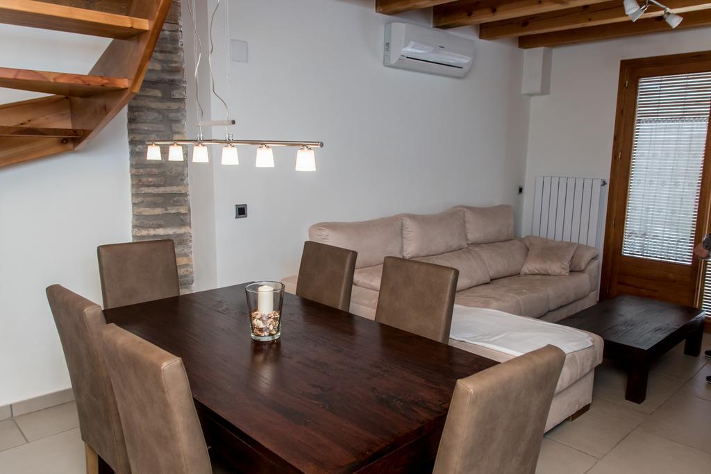 Plaza Apartamentos Binéfar 外观 照片